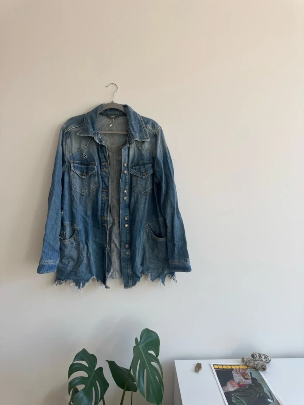 Free People Distressed Denim Jacket - Picture 1 of 4